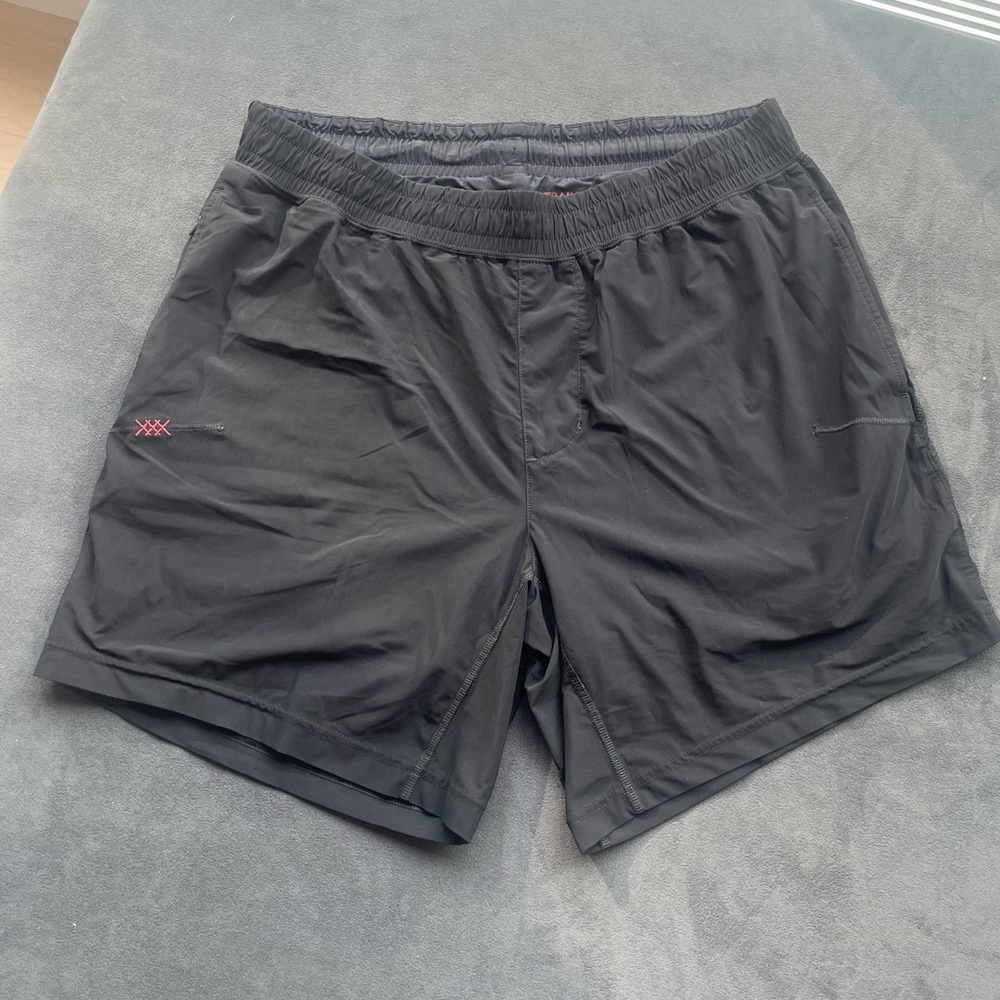 RHONE Men’s 7” Versatility short - lined